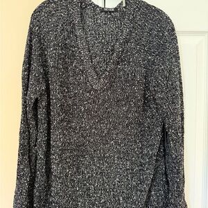 NIC+ZOE Women's Charcoal V-Neck Sweater